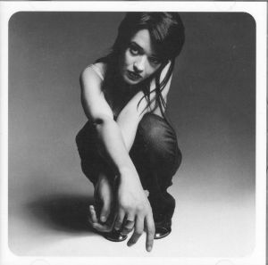 Foto di Carmen Consoli come appare sulla copertina dell'album "L'eccezione"
