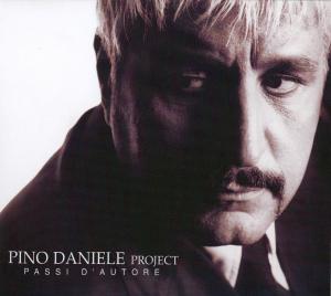 Pino Daniele sulla copertina del suo album "Passi D'Autore"