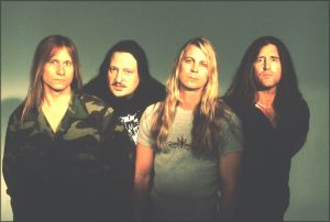 [Immagine] Foto di gruppo dei Savatage in una delle loro tante formazioni