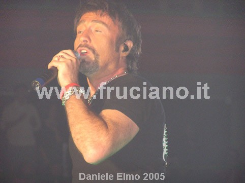 Paul Rodgers mentre canta